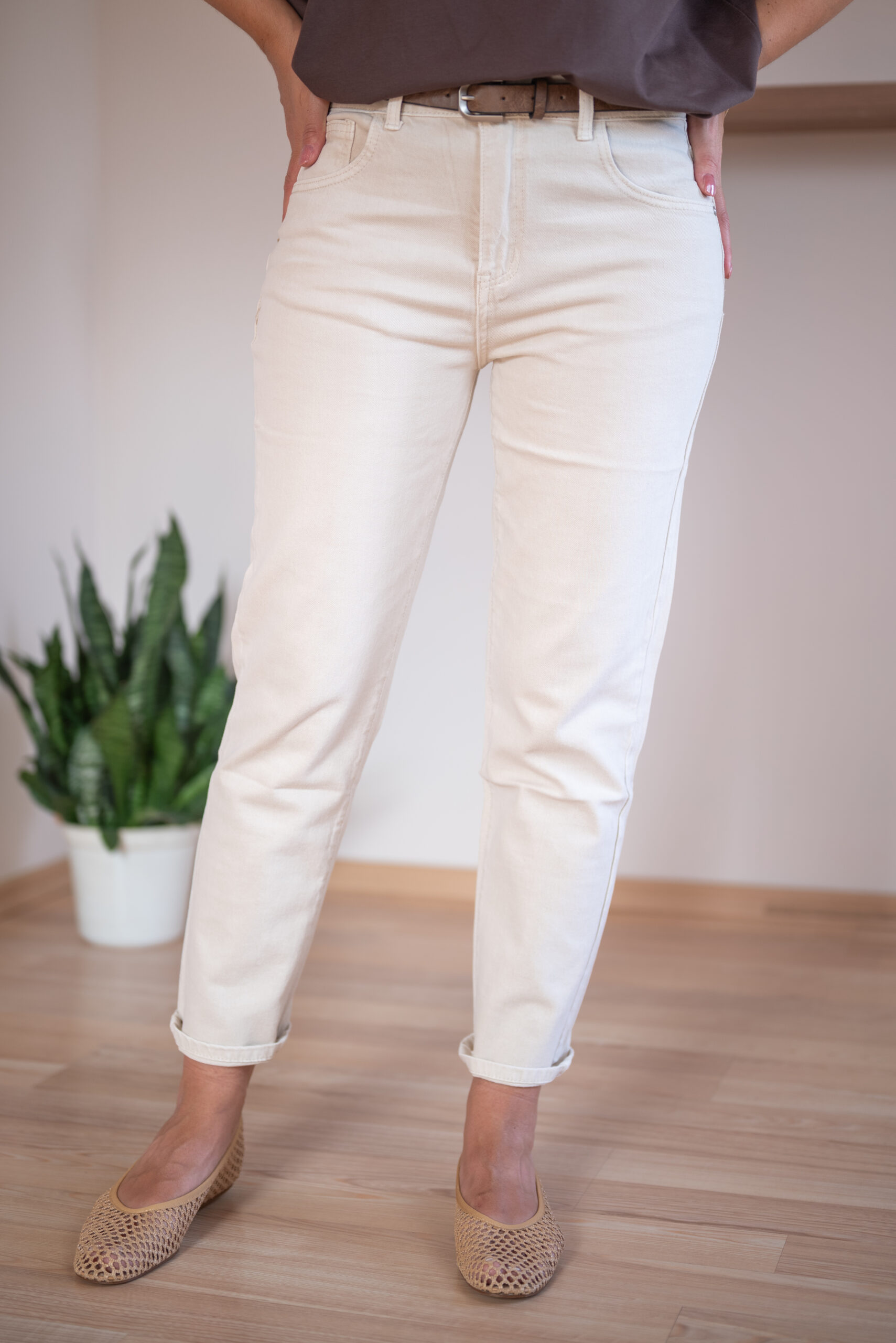 Jeansy Momfit kremowe - obrazek 6