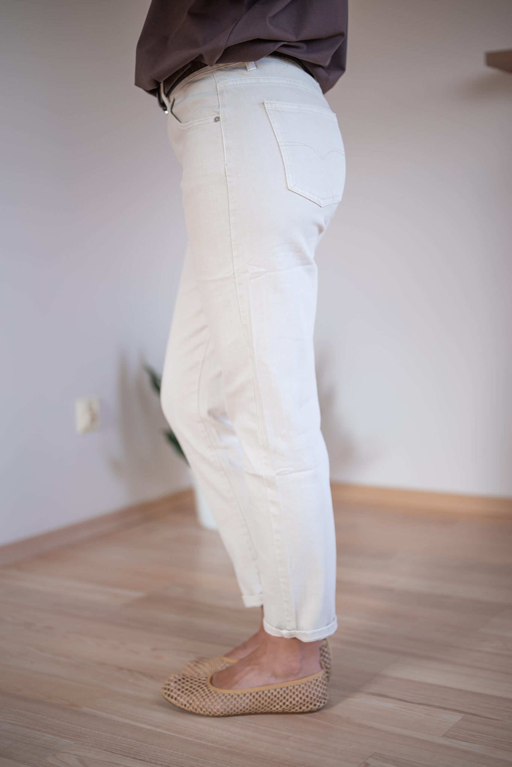 Jeansy Momfit kremowe - obrazek 5