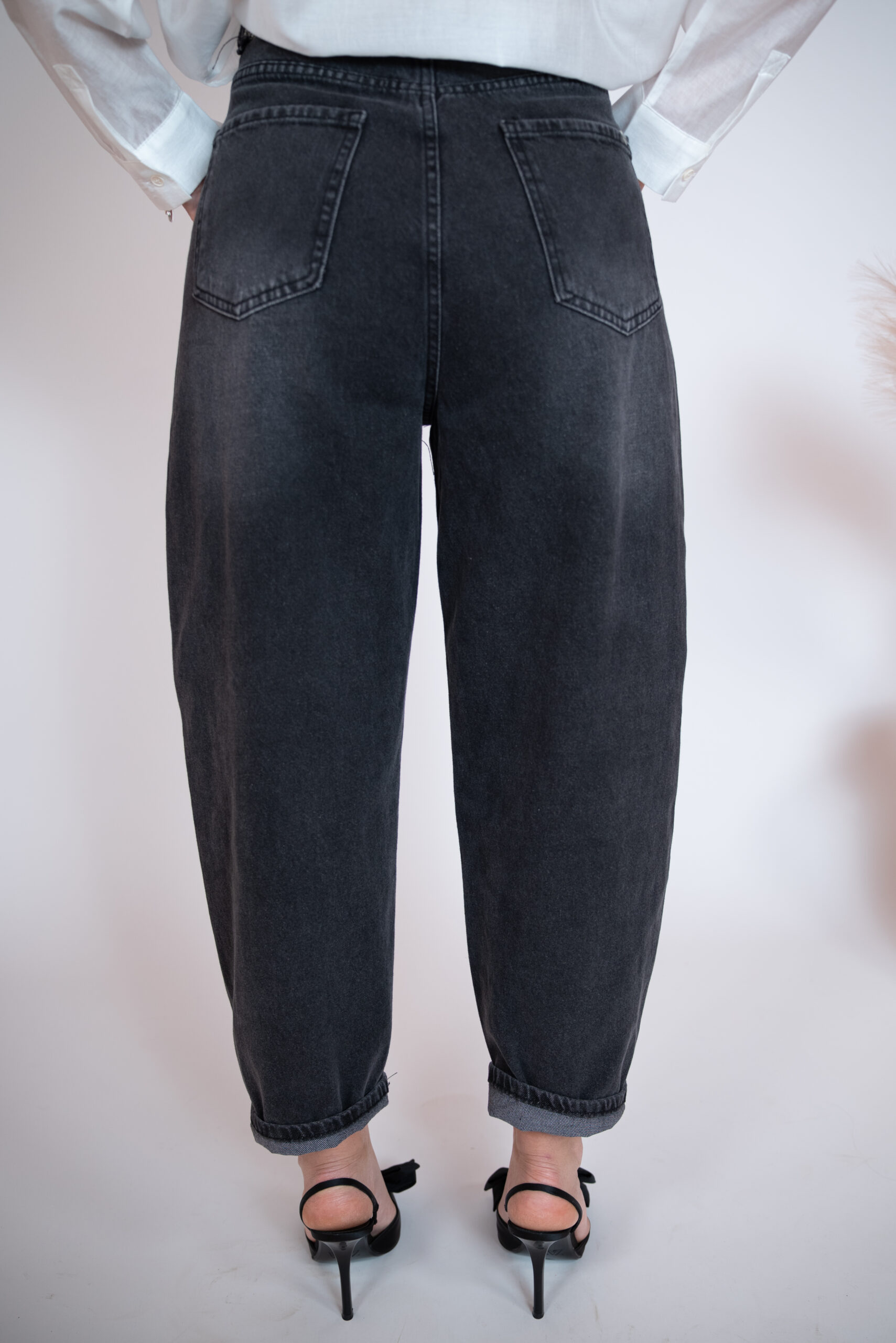 Jeansy Balloon fit czarne - obrazek 16